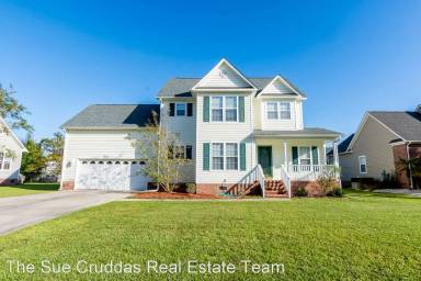 Main picture of 221 Newport Dr