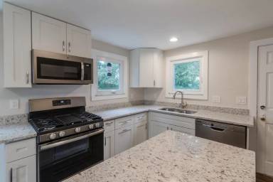 Main picture of 4626 Coleridge St