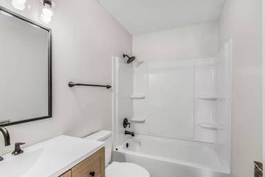 Main picture of 2048 Godwin Ln