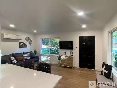Main picture of 4623 W Catalpa Dr