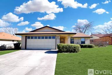 Main picture of 2806 Grasslands Dr