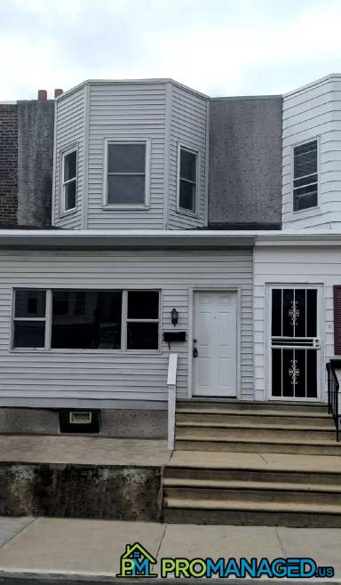 Main picture of 2642 S Hobson St