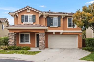 Main picture of 1570 Carriage Cir