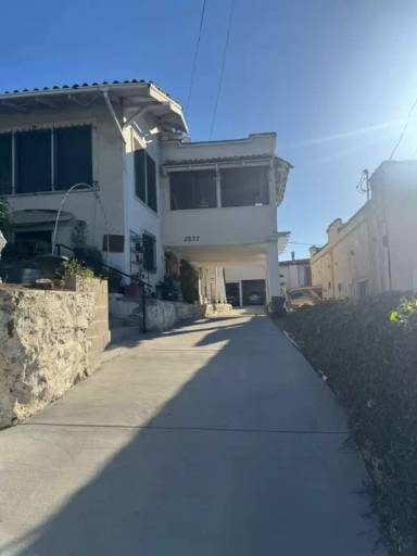 Main picture of 2032 N Vista del Mar Ave