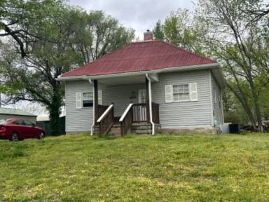 Main picture of 1009 E Locust St