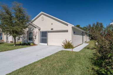 Main picture of 2089 Redwood Cir NE