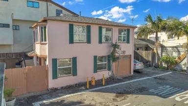 Main picture of 16865 Bayview Dr