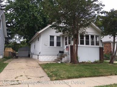 Main picture of 1915 Almont St