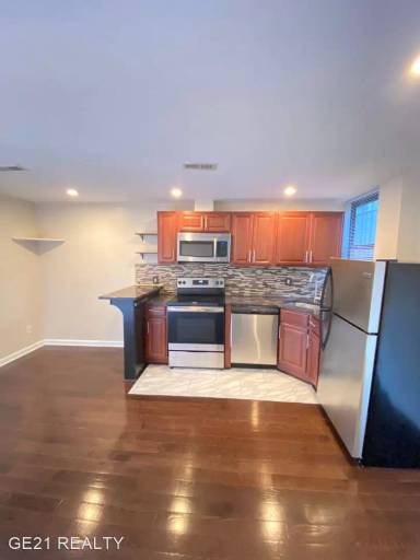 Main picture of 1548 S 18th St
