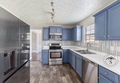 Main picture of 42 Ottawa Trl