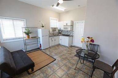 Main picture of 126 E San Salvador St
