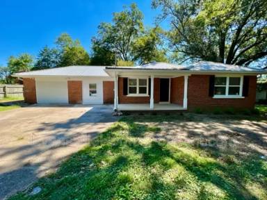 Main picture of 2408 S Boeke Rd