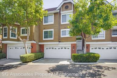 Main picture of 20950 Oxnard St