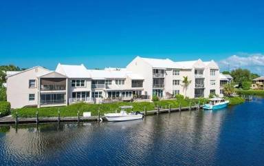 Main picture of 3901 SE Saint Lucie Blvd