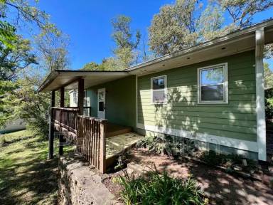 Main picture of 5 Shady Cove Ln