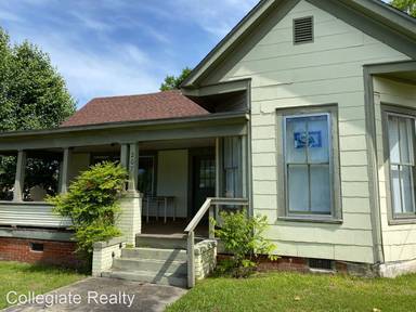 Main picture of 207 Calhoun St