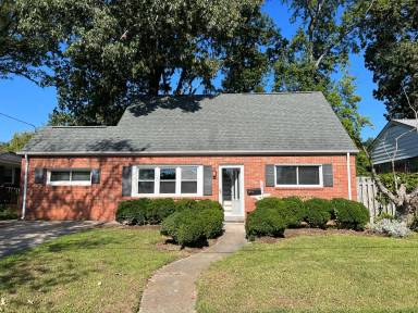 Main picture of 9441 Willow Ct
