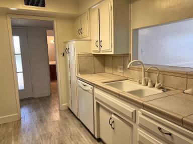 Main picture of 5812 Kleinpell Ave