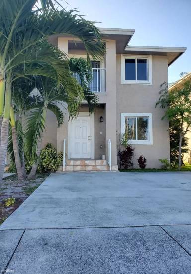 Main picture of 977 SW 5th St