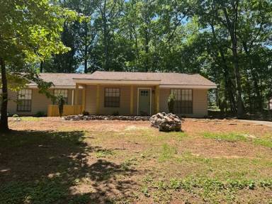 Main picture of 100 Timber Ridge Ln