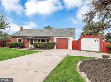 Main picture of 981 Skylight Dr