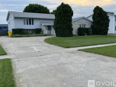 Main picture of 730 N Rueth Dr