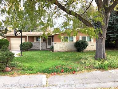 Main picture of 1816 W Belmont St