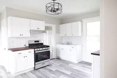 Main picture of 27 Burlington Ave