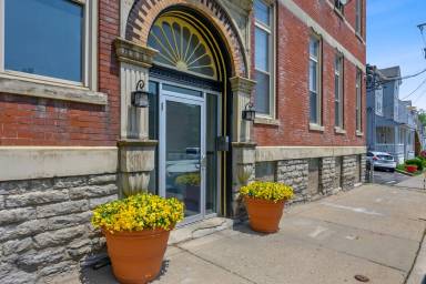 Main picture of 2600 Woodburn Ave