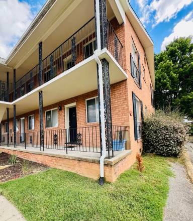 Main picture of 217-223 Mountain Ave SW