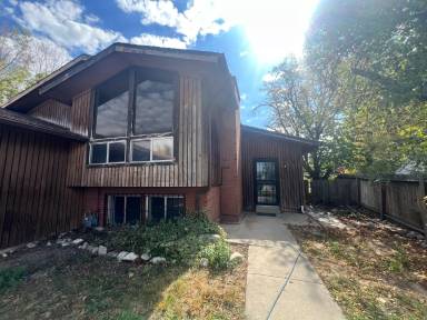 Main picture of 270 Country Club Dr