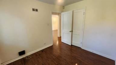 Main picture of 1055 Leyden St