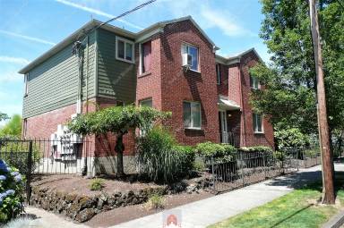 Main picture of 2409 SE 51st Ave