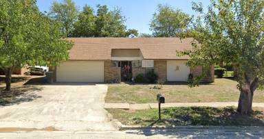 Main picture of 2104 Acron Dr