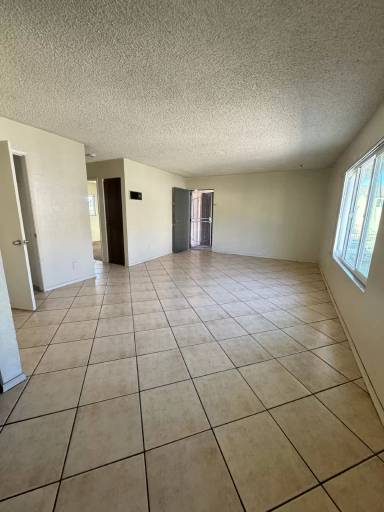 Main picture of 4910 Imperial Ave
