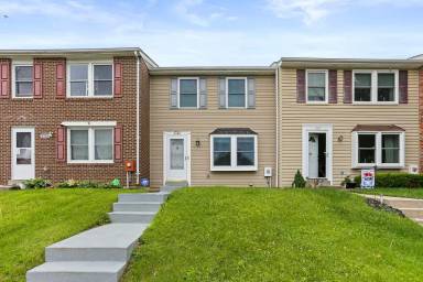 Main picture of 1725 Country Ct