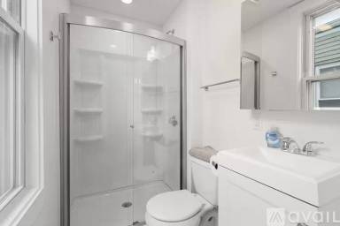 Main picture of 349 W 4th St