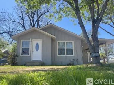 Main picture of 818 W Harding Blvd