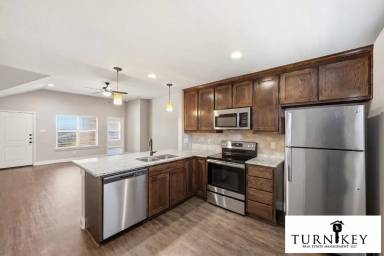 Main picture of 1309 White Sand Dr