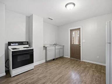 Main picture of 51 S Ogden Ave
