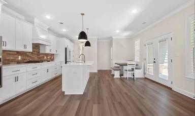 Main picture of 324 Gardens Ln