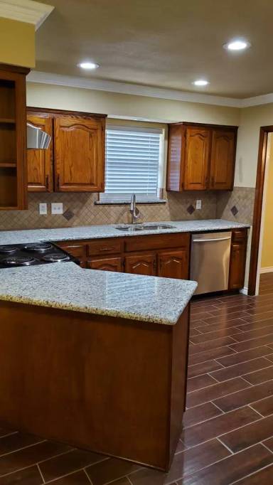 Main picture of 2813 Green Oaks Dr