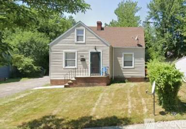 Main picture of 912 Clinton Ave