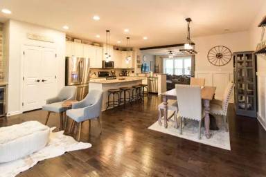 Main picture of 1715 Evergreen Dr