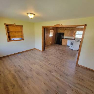 Main picture of 305 E 17th St