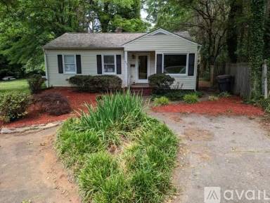 Main picture of 828 Crescent Dr