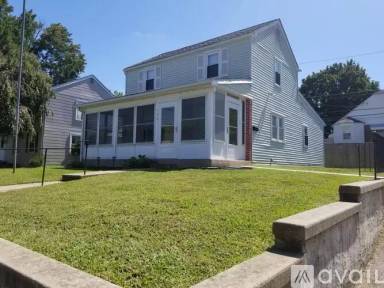Main picture of 744 Westwood Ln