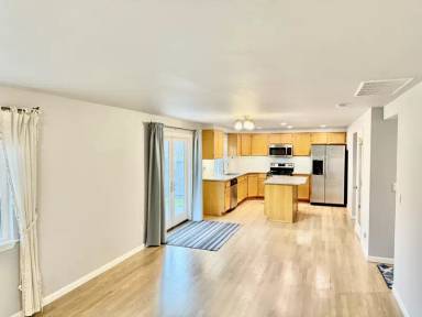 Main picture of 5514 NE 3rd Ln