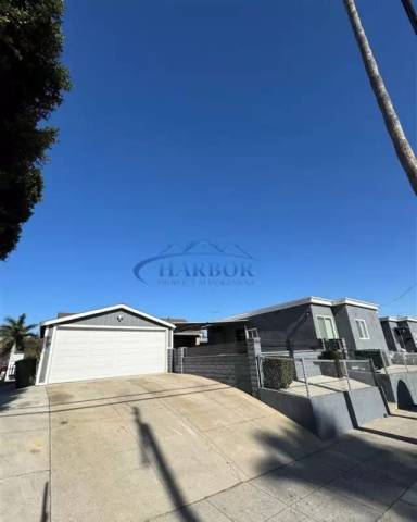 Main picture of 390 W Oliver St