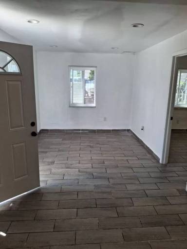 Main picture of 7229 Somerset Blvd